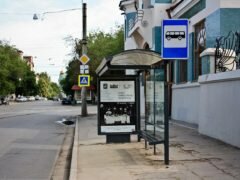 Знак «Автобусная остановка» – уступаем место автобусу Видео » АвтоНоватор
